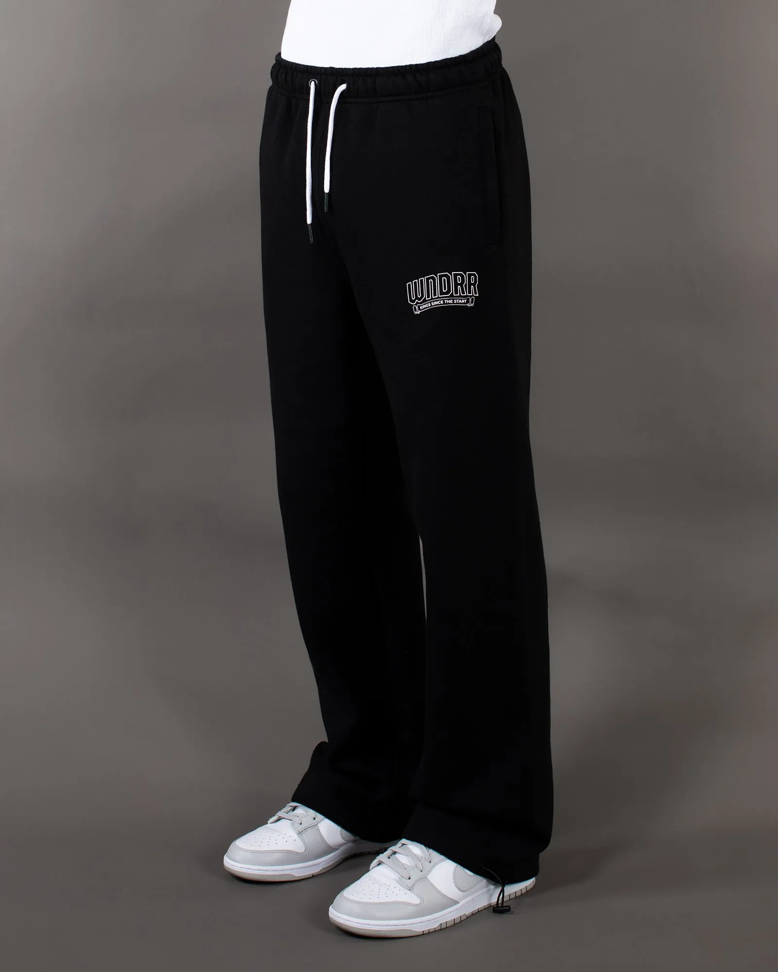 BANNER STRAIGHT TRACKPANT - BLACK