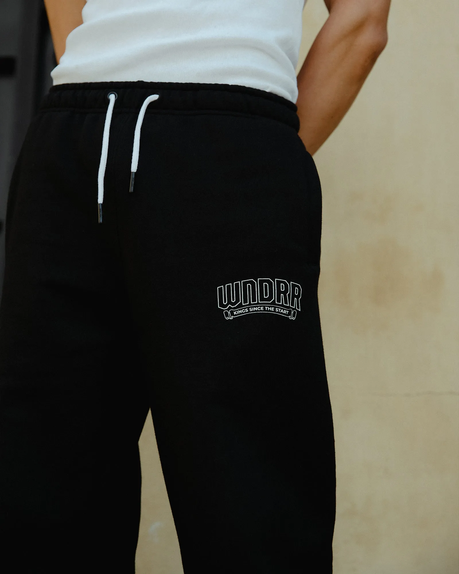 BANNER STRAIGHT TRACKPANT - BLACK