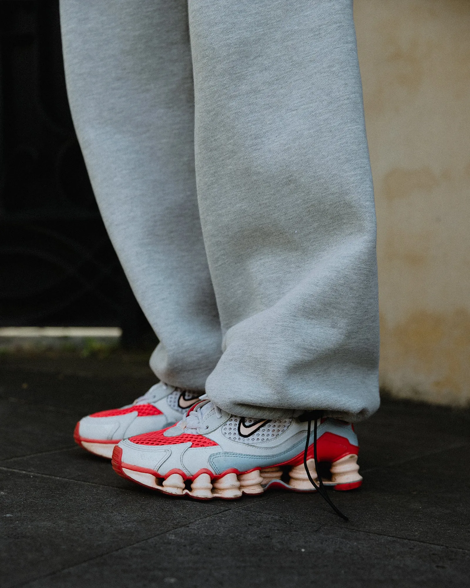 BANNER STRAIGHT TRACKPANT - GREY MARLE