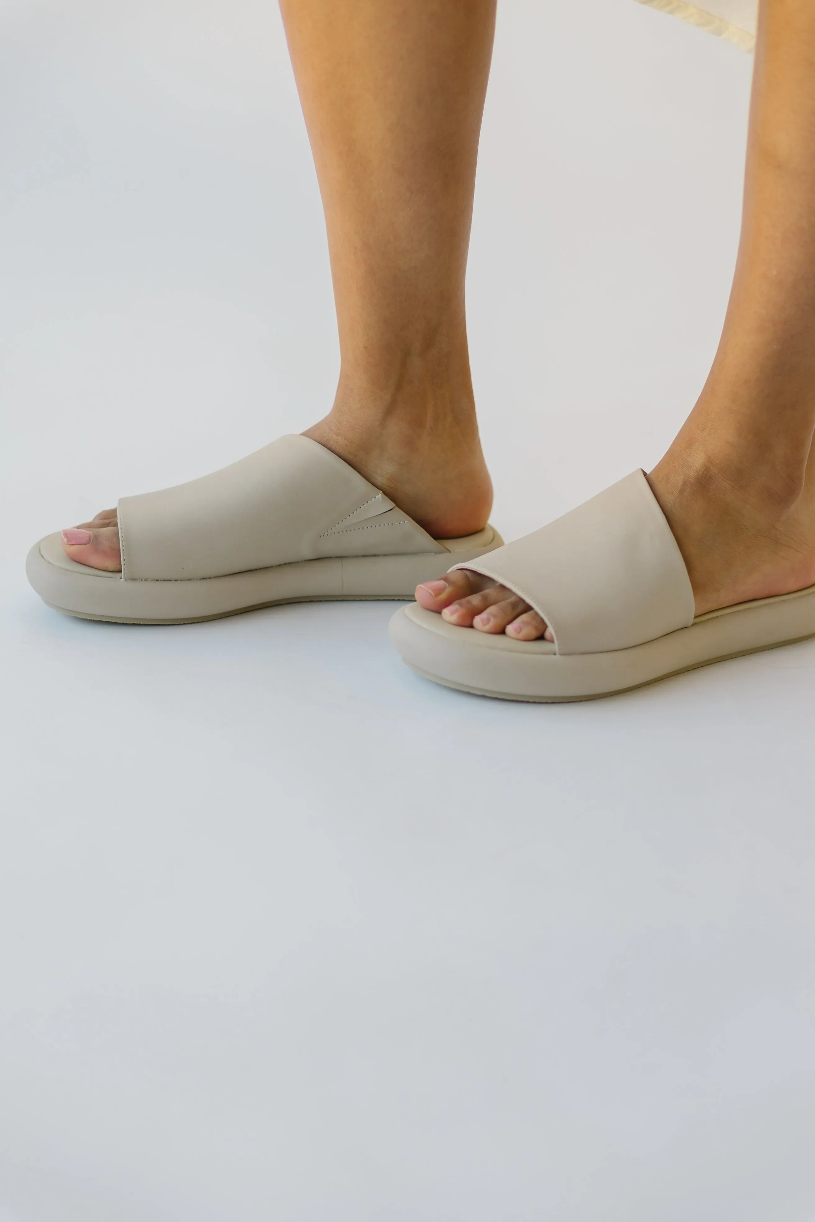 Matisse: Lotus Slide Sandal in Bone