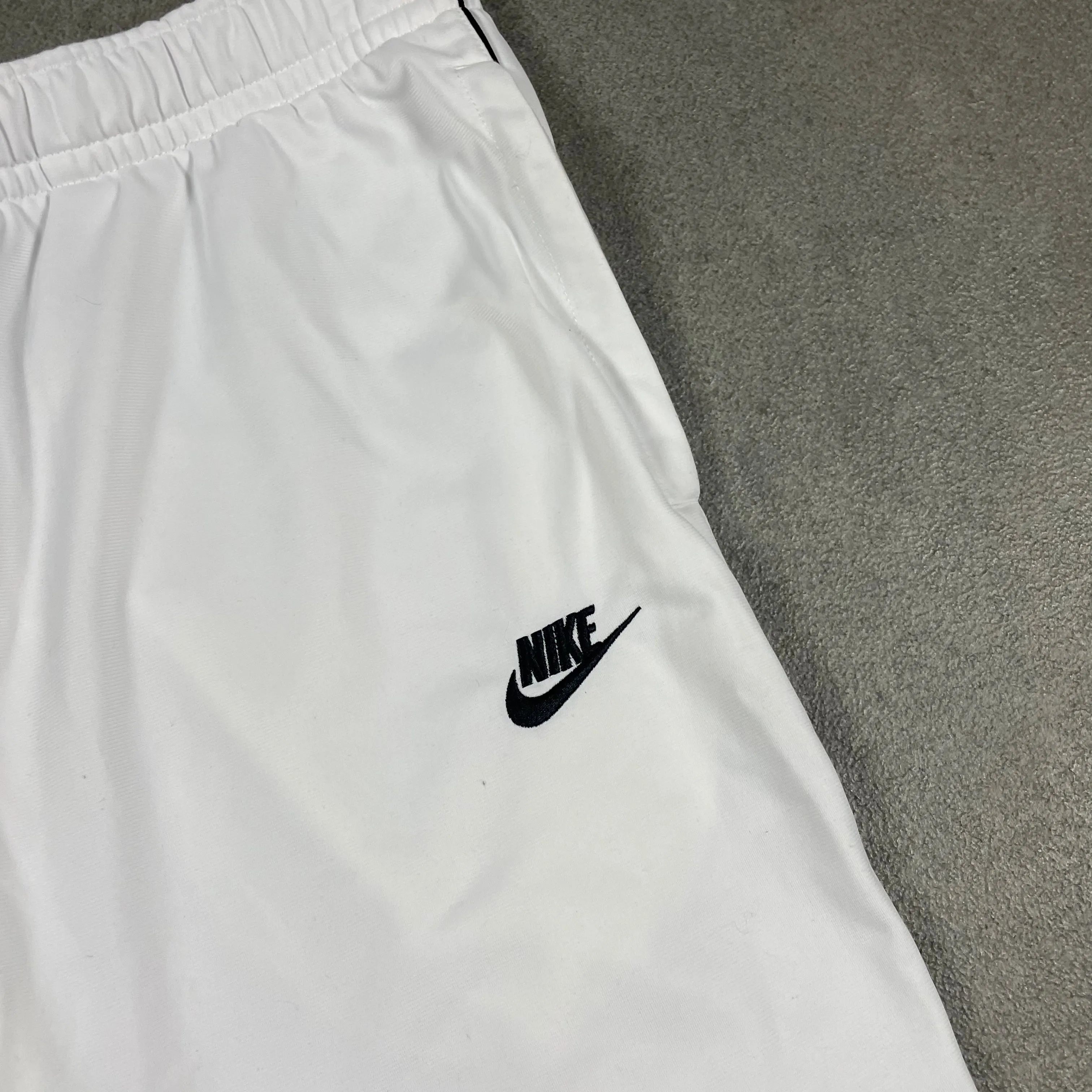 NIKE WHITE TRACKPANT (