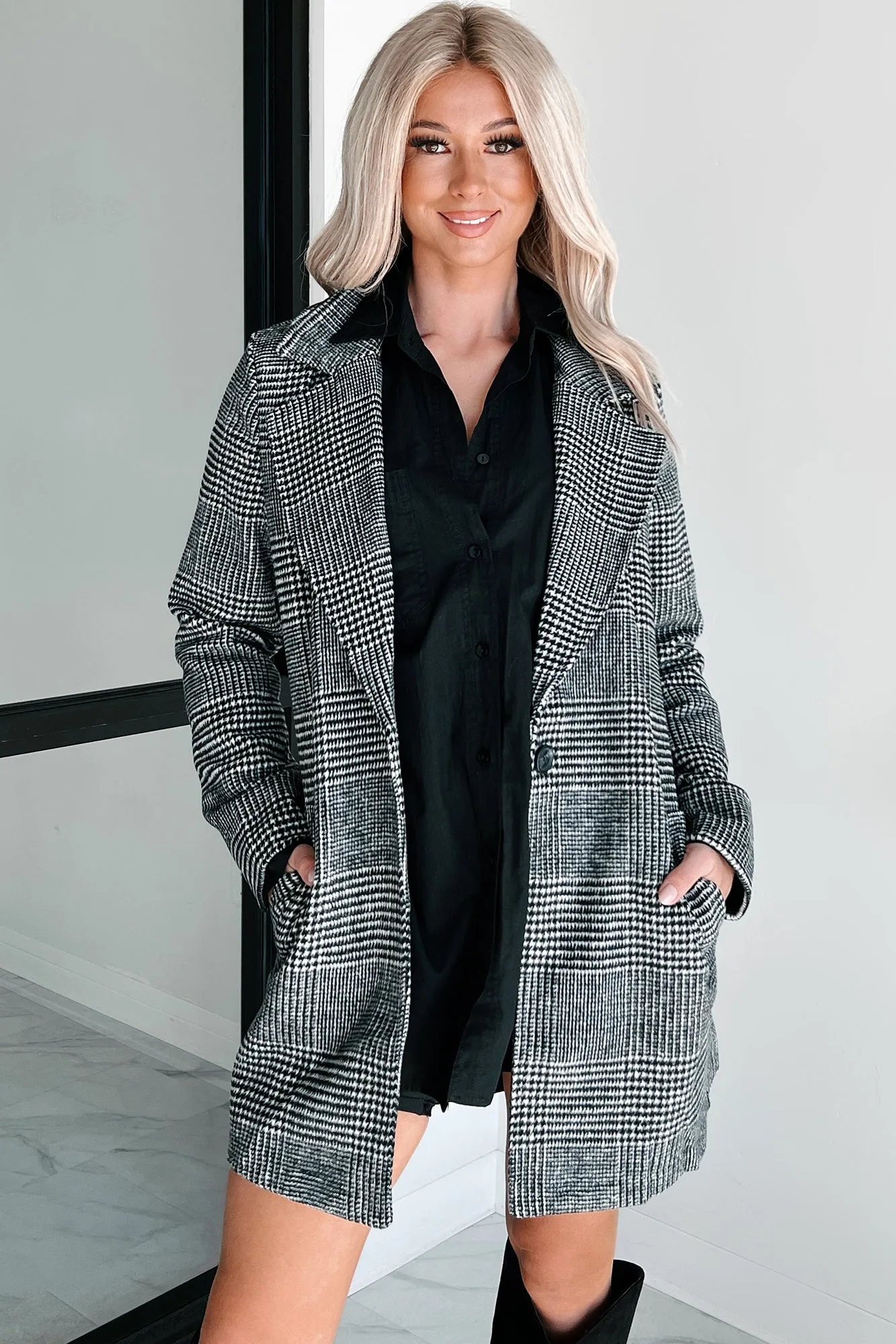 Office Crush Houndstooth Plaid Coat (Black)