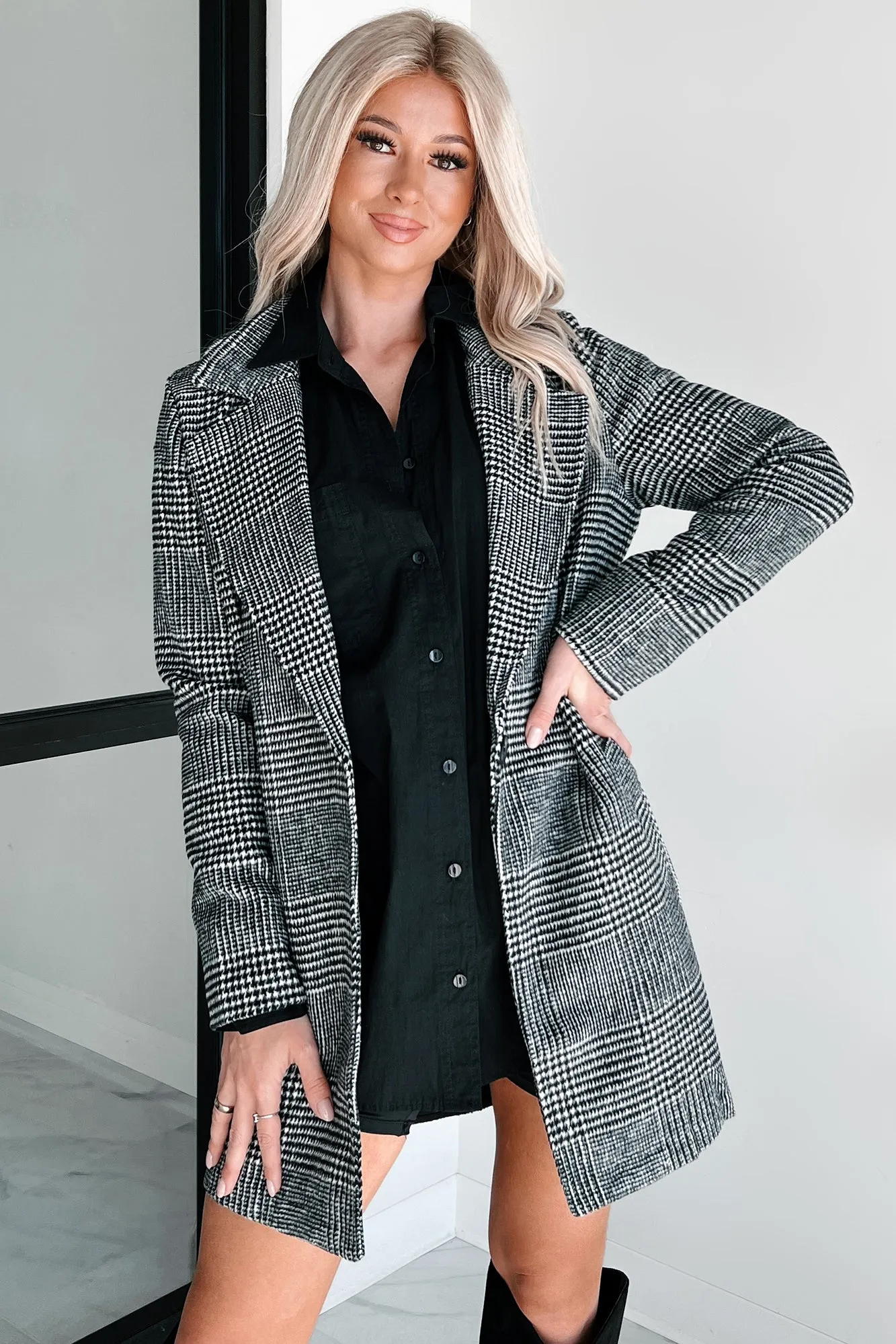 Office Crush Houndstooth Plaid Coat (Black)