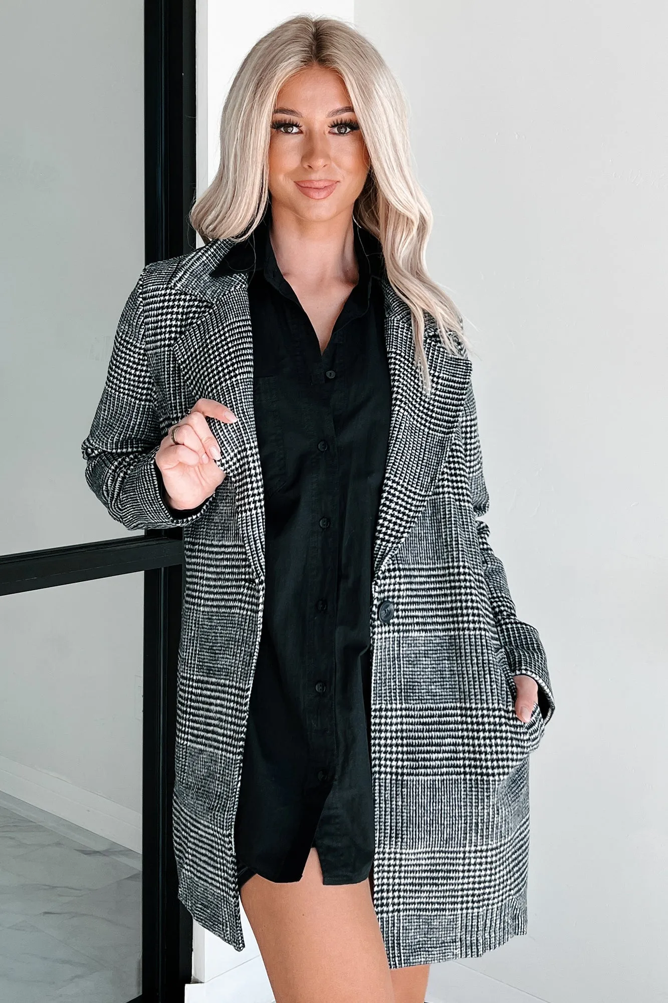 Office Crush Houndstooth Plaid Coat (Black)