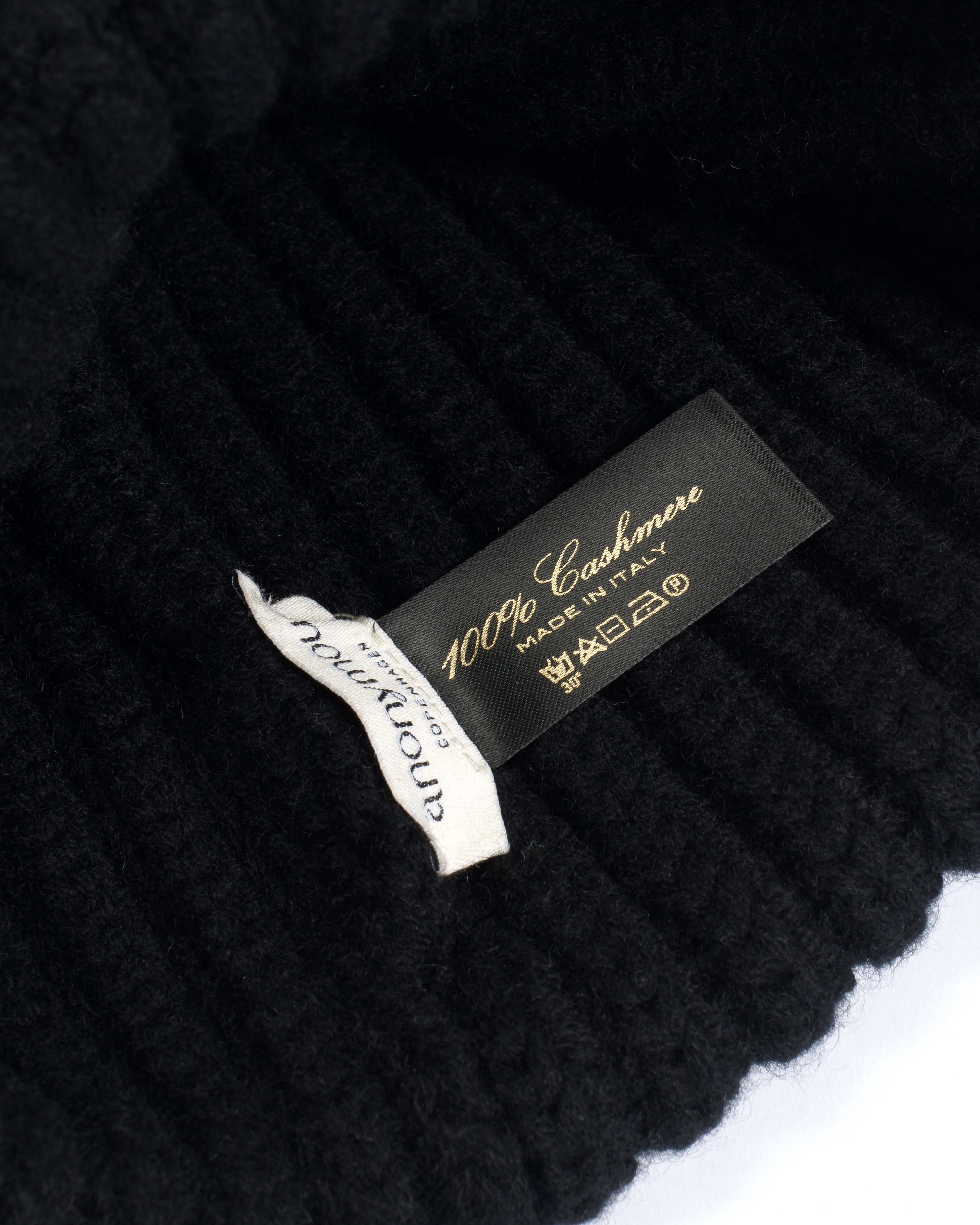 Sandra beanie 100% cashmere Black