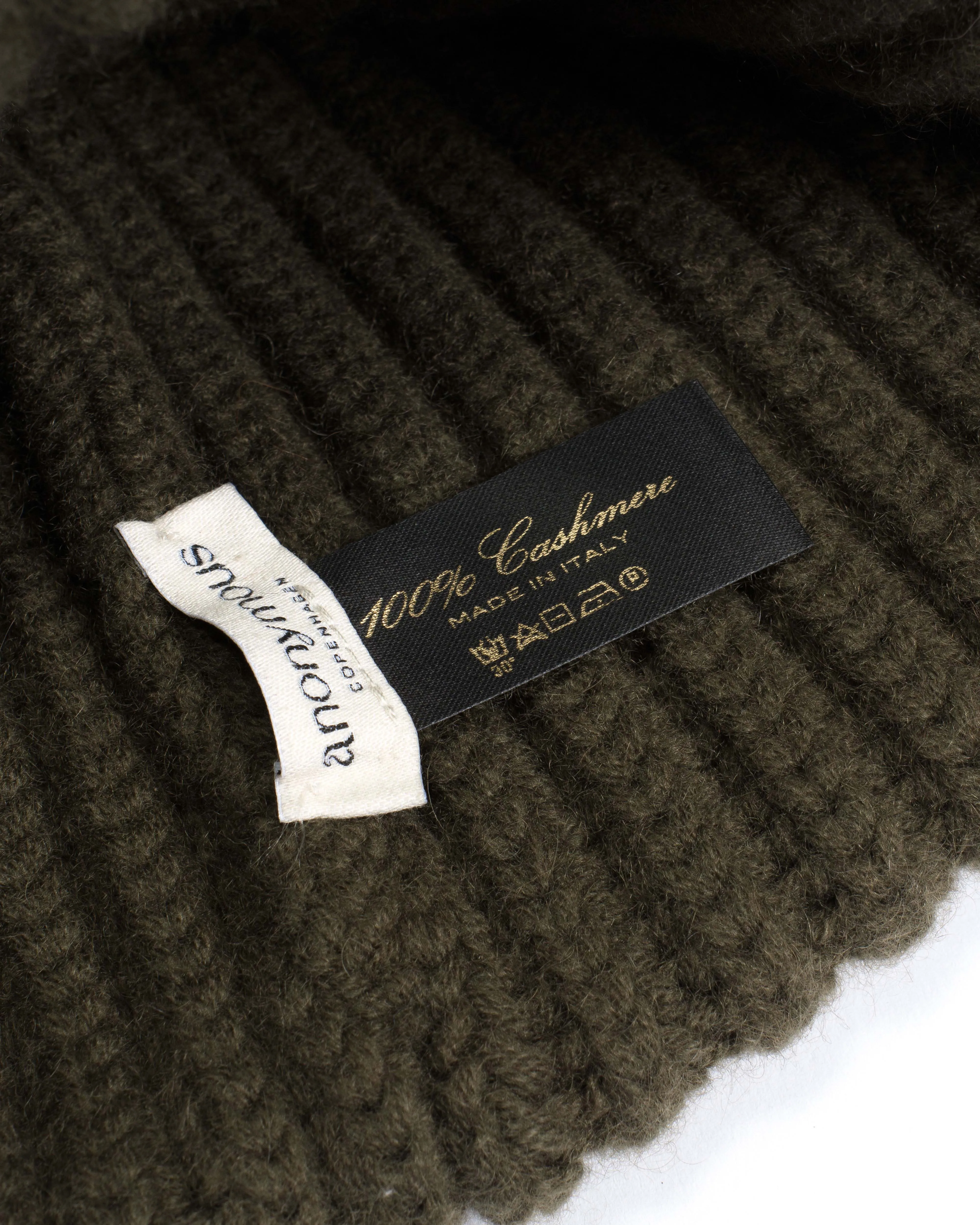 Sandra beanie 100% cashmere Olive green