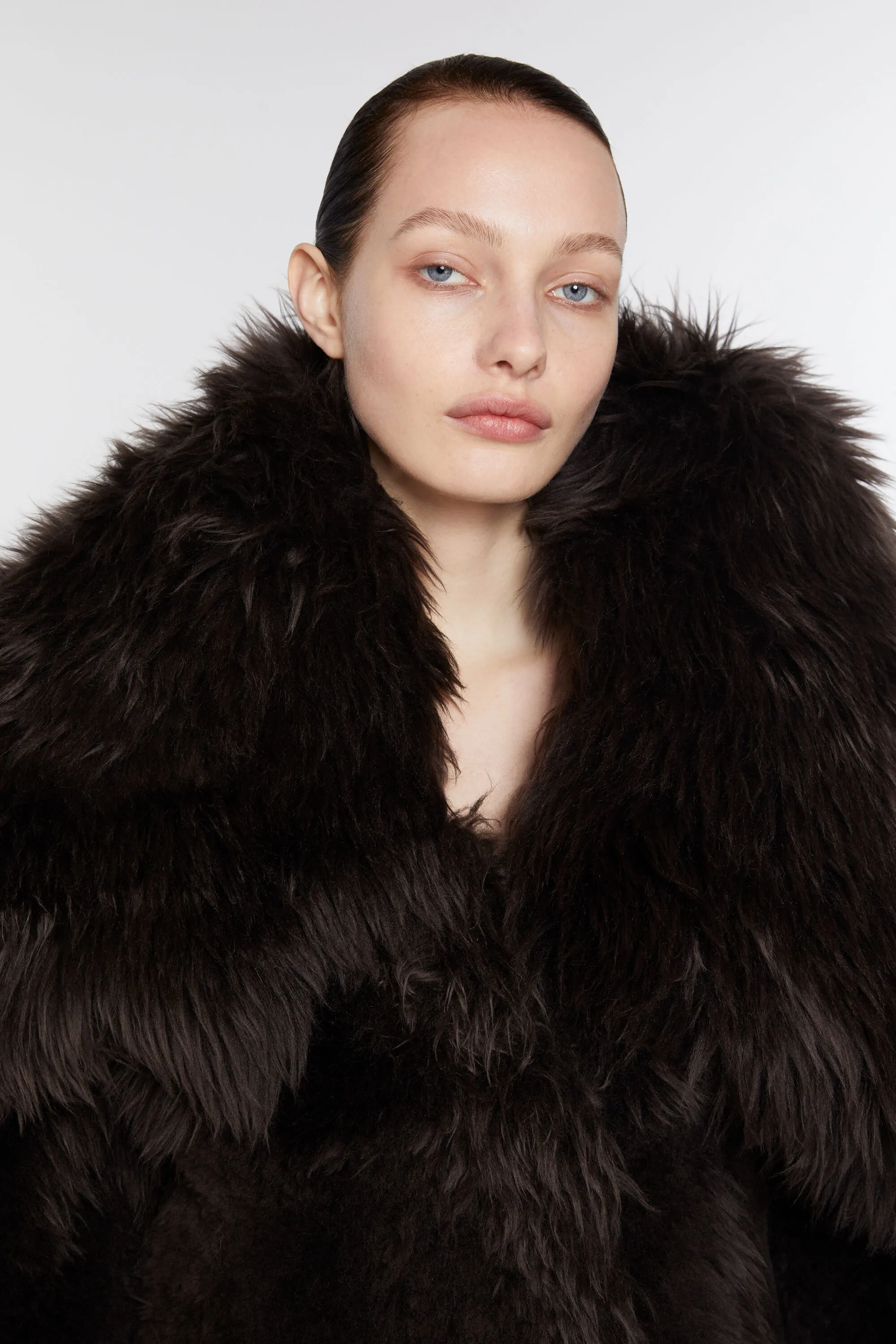 Shearling fur coat                                                                                                            Ru