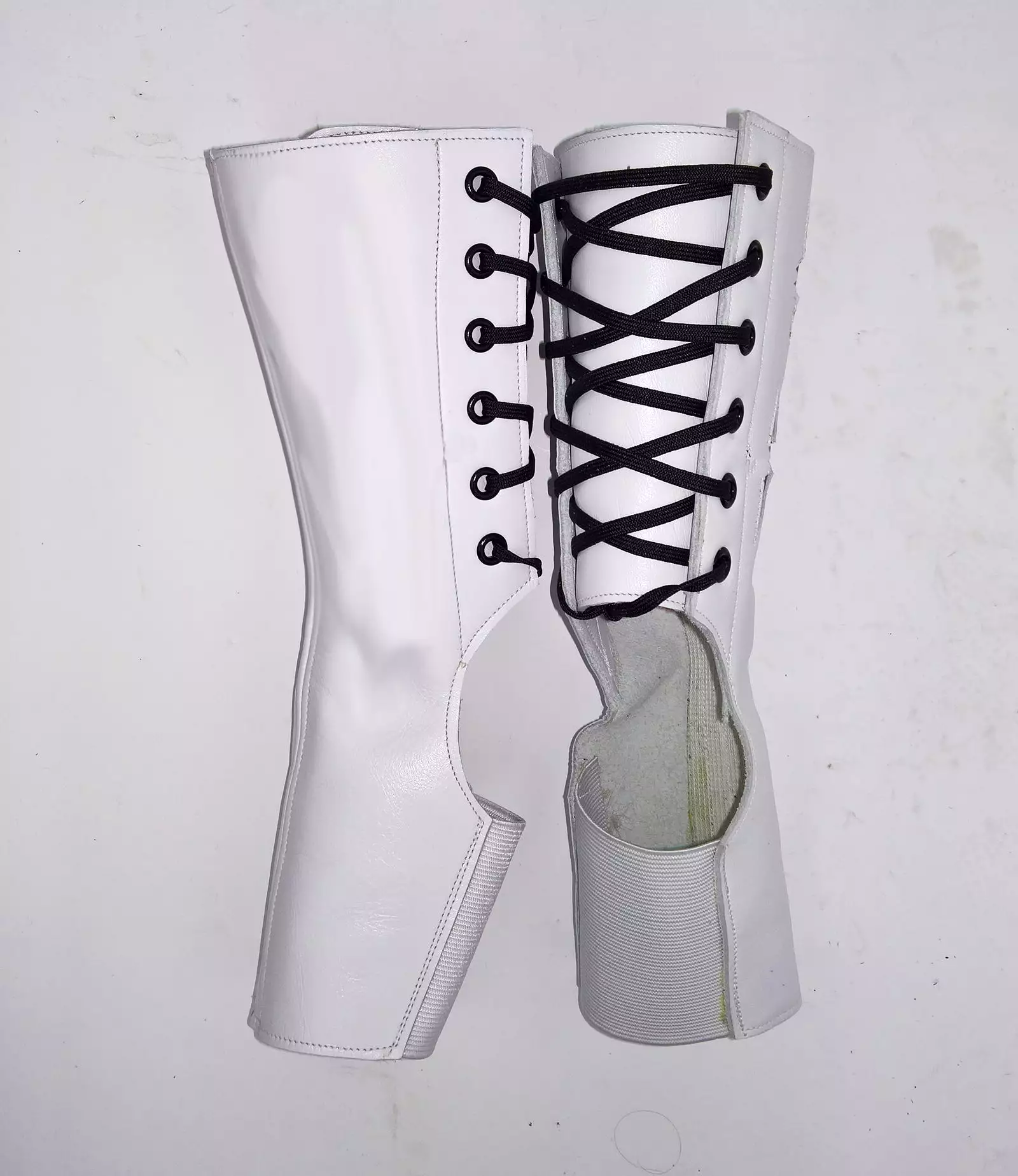 SHORT White Aerial boots