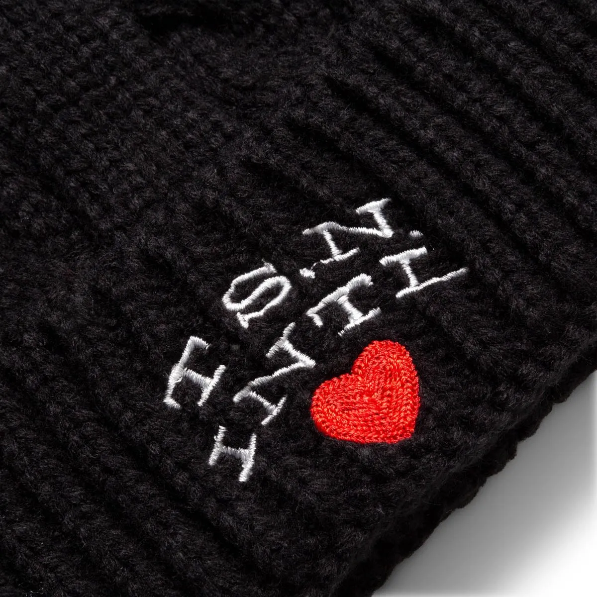 T.S.N. HEART BEANIE BLACK | Bodega