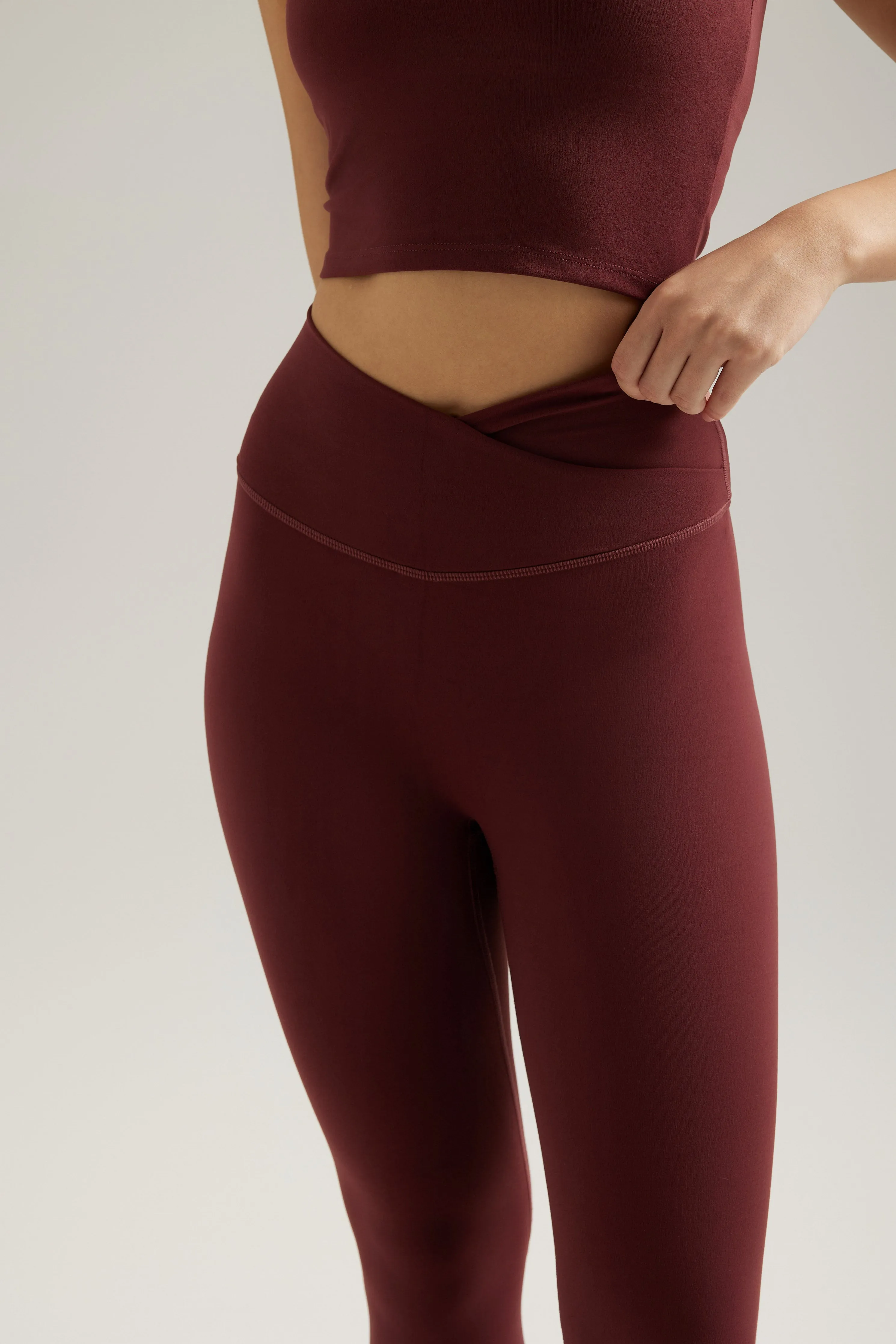 V Leggings (Full 24) in Dark Cherry