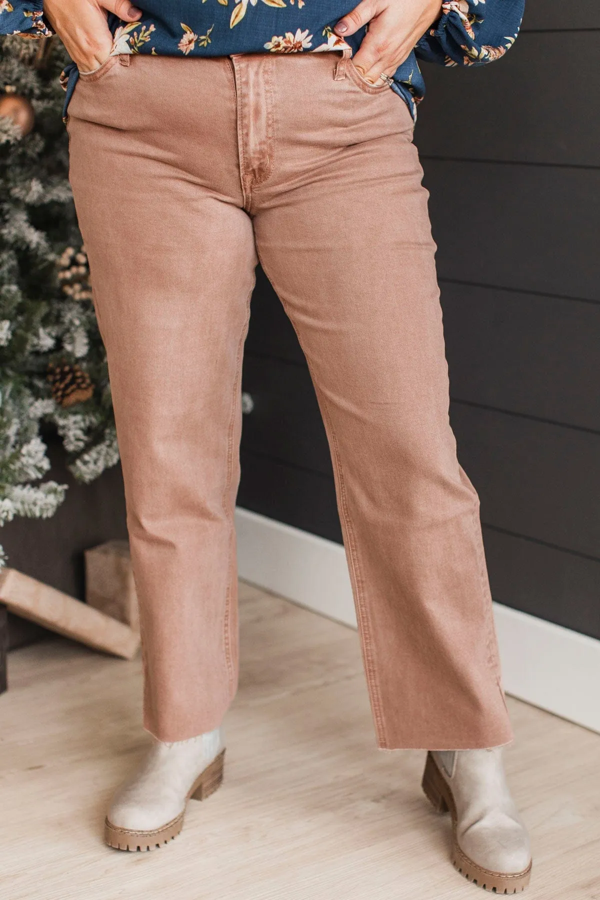 Vervet Straight Leg Jeans- Anita Wash