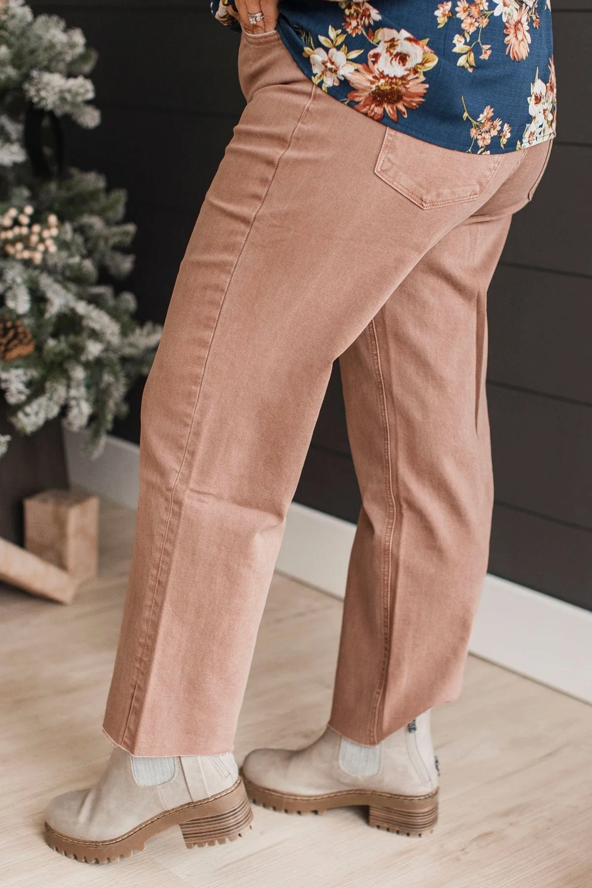 Vervet Straight Leg Jeans- Anita Wash