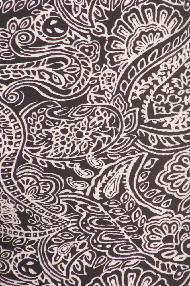 Women's Regular B&W Paisley Pattern Print Capri Leggings - Black White